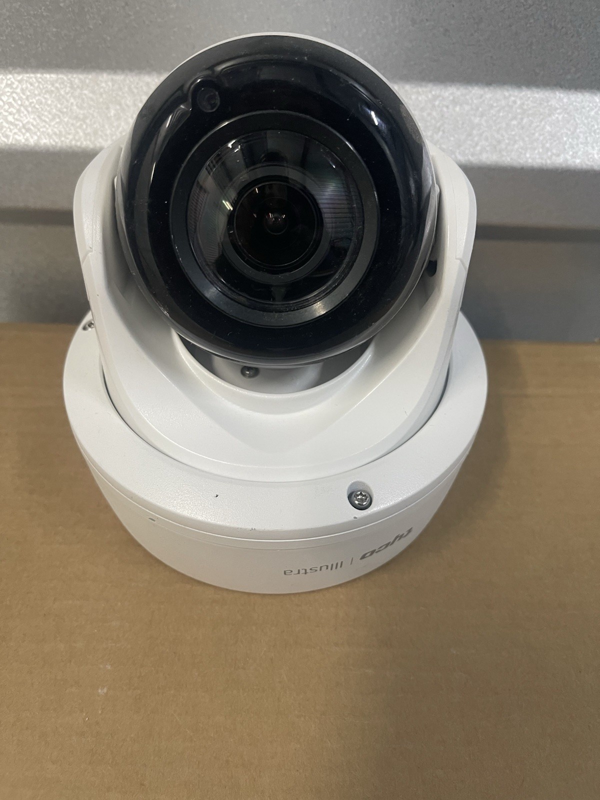 Illustra PRO Mini-Dome IPS08-D13-OI03 8MP