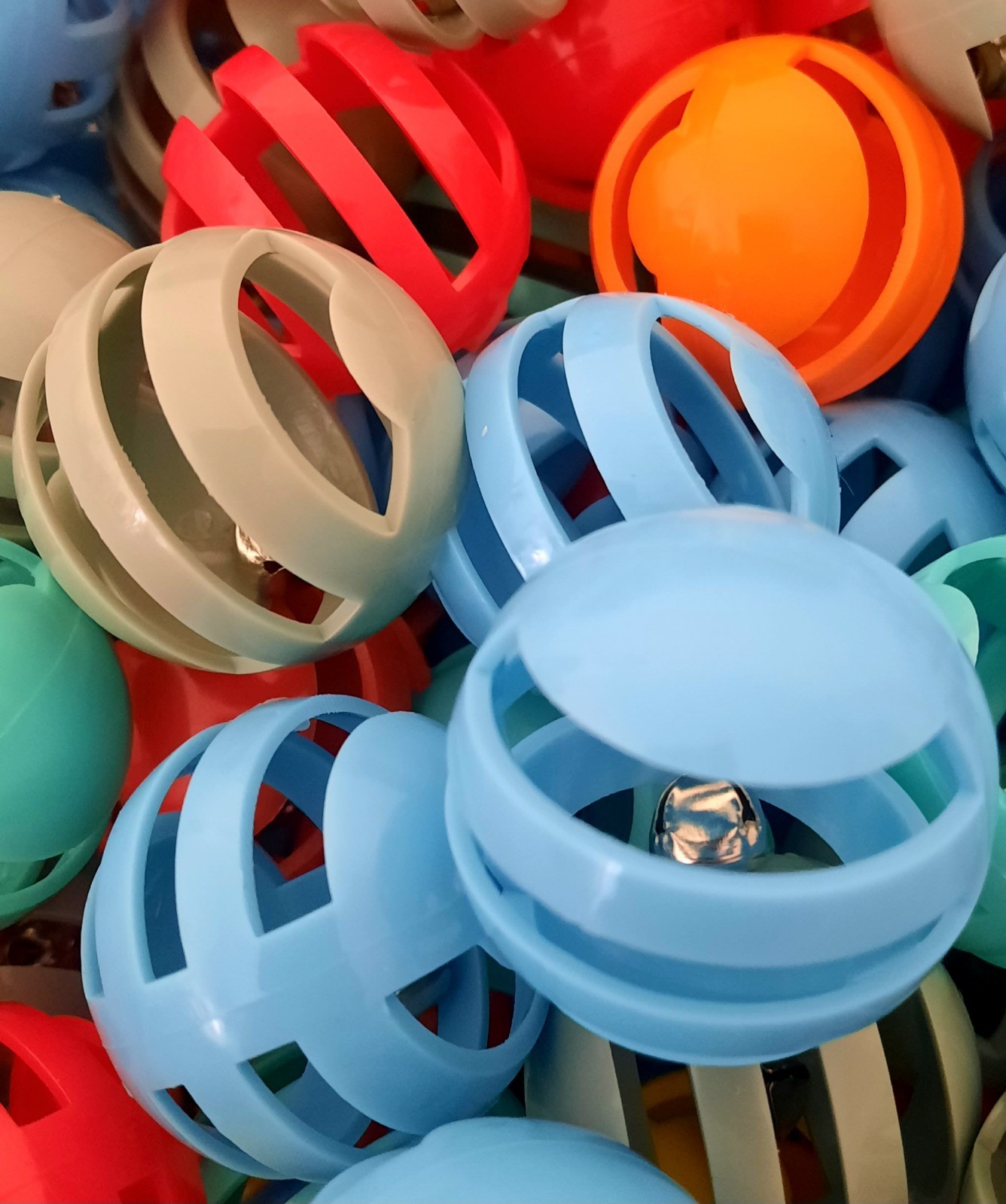 24 Cat Toy Balls with Bell Inside – Thick Plastic – Random Colors – Fun &...