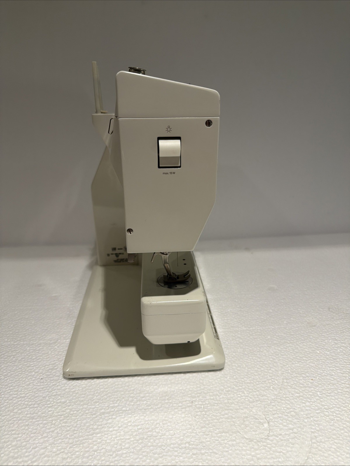 BERNINA Record 930 Electronic Sewing Machine UNTESTED No Power Cord No Pedal