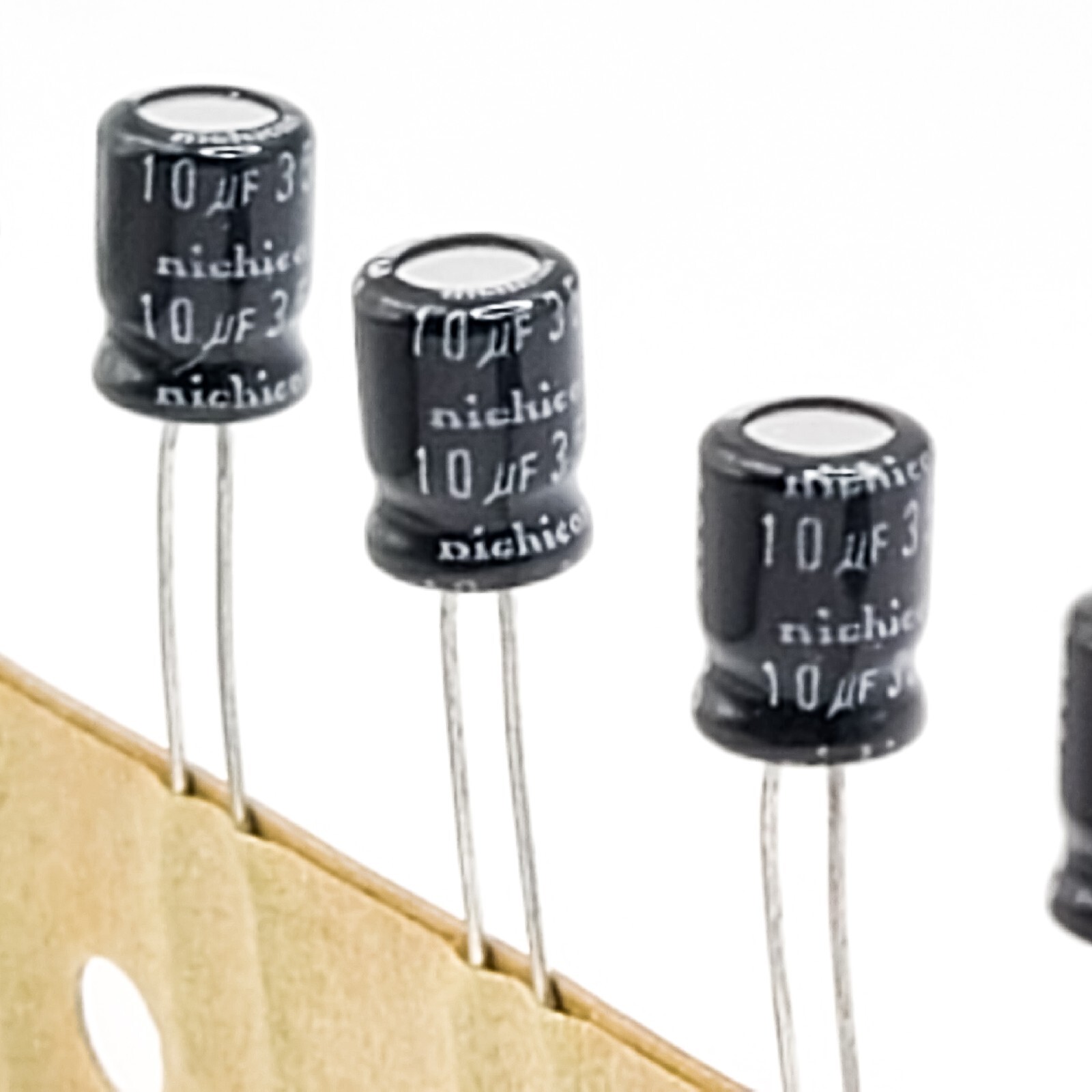 10pcs Nichicon 10uf 35v Miniature Radial Electrolytic Capacitors 5.2mm x 7.3mm