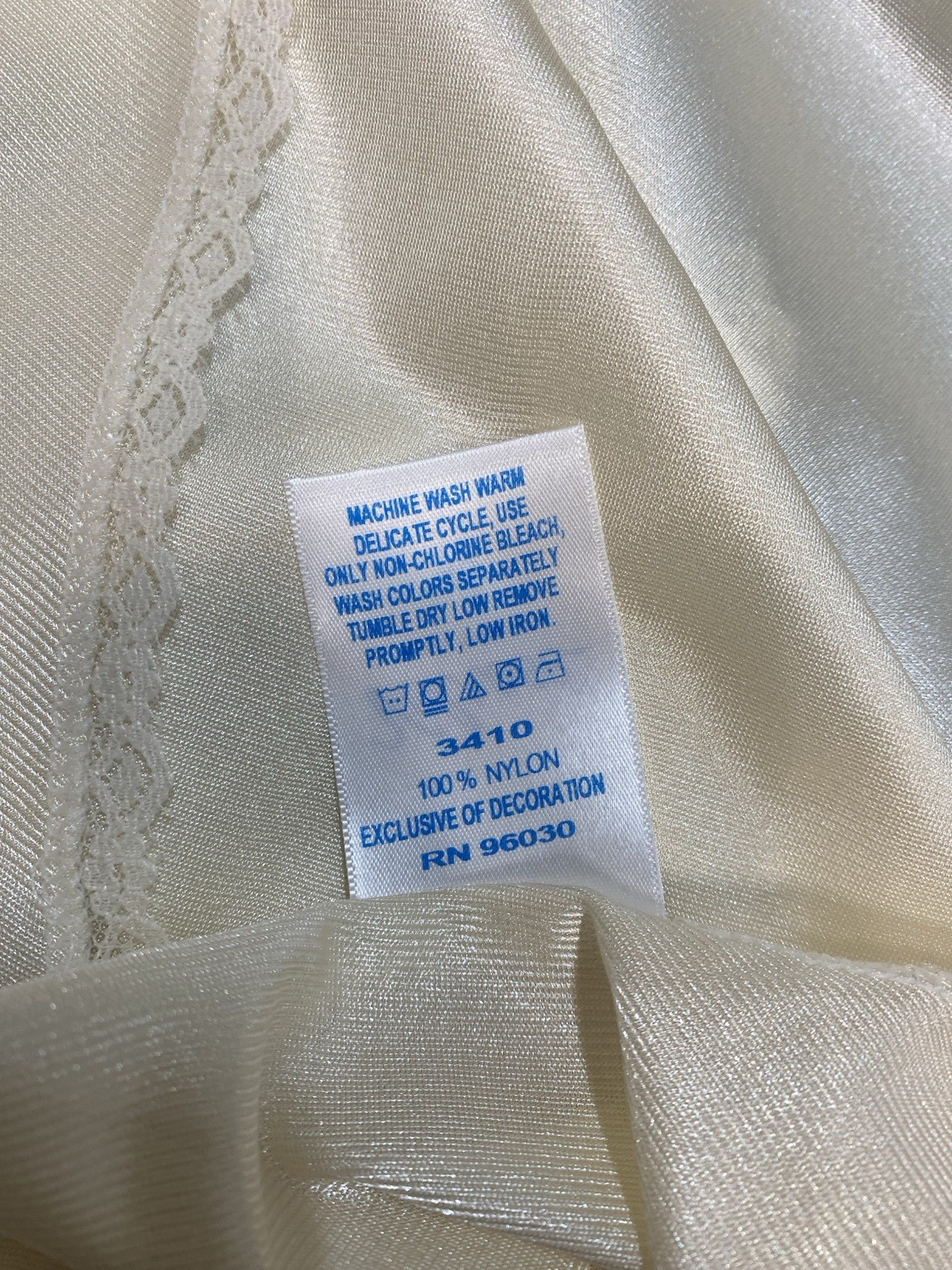 NEW NWT Full slip SIZE 40 LARGE 12/14 Ivory nylon modest VELROSE classic