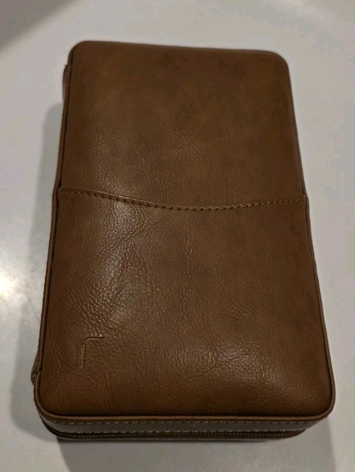 CiTree Cigar Travel Humidor, Wood Leather Medium Brown Never Used With Acc