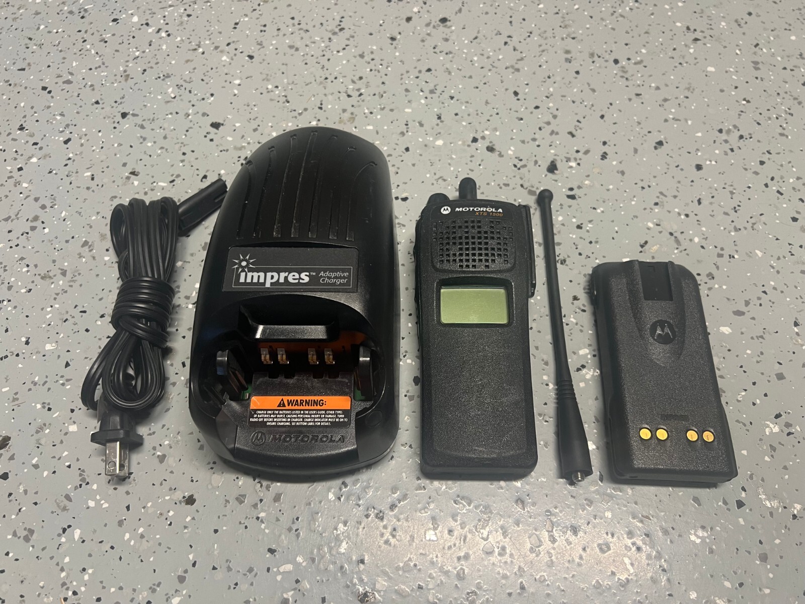 Motorola XTS1500 700 800 MHz P25 Digital 2-Way Radio H66UCD9PW5BN - Used