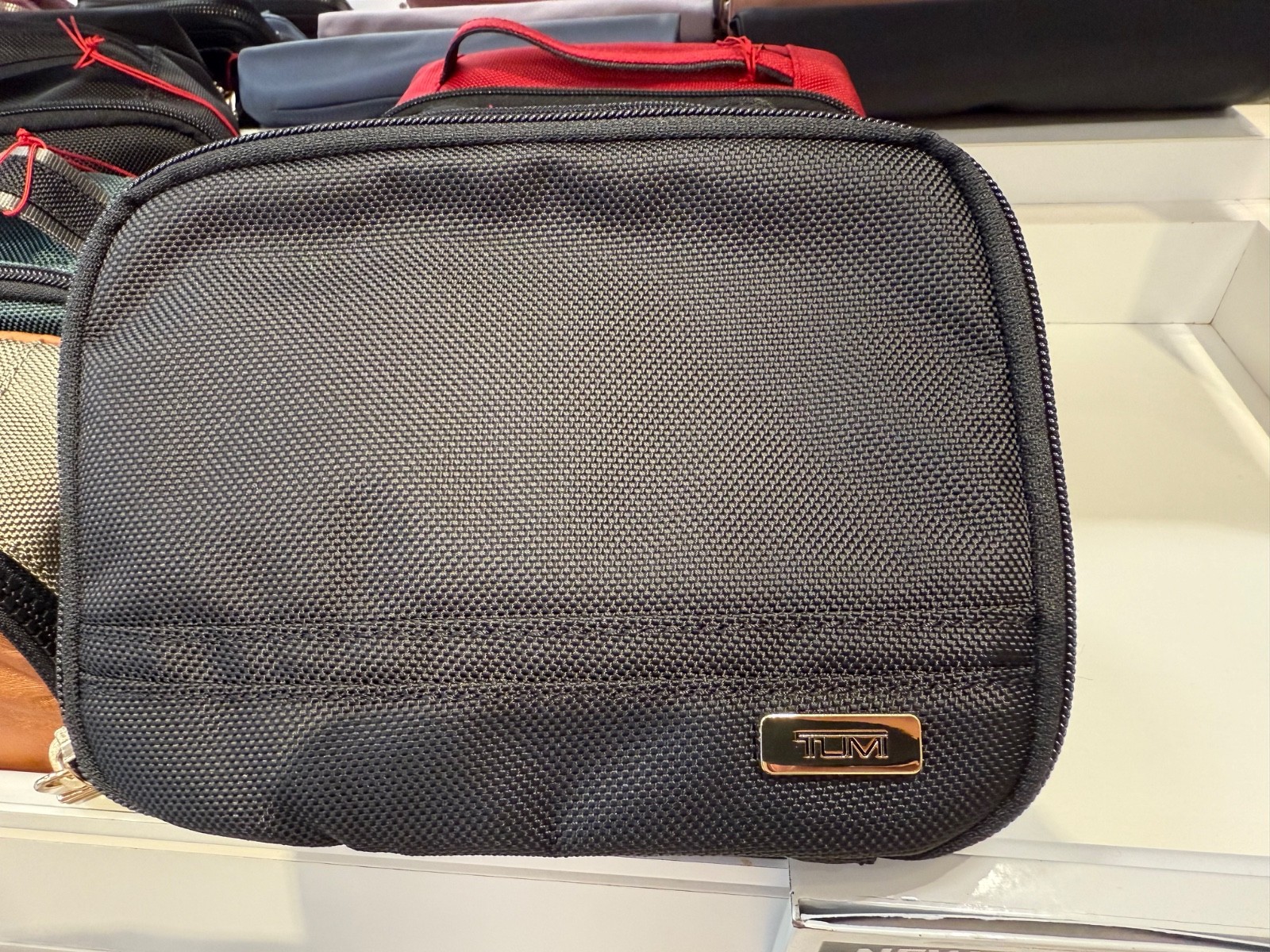 NEW TUMI Zippered CUBE TRAVEL POUCH - Cosmetic Bag - BLACK with GOLD