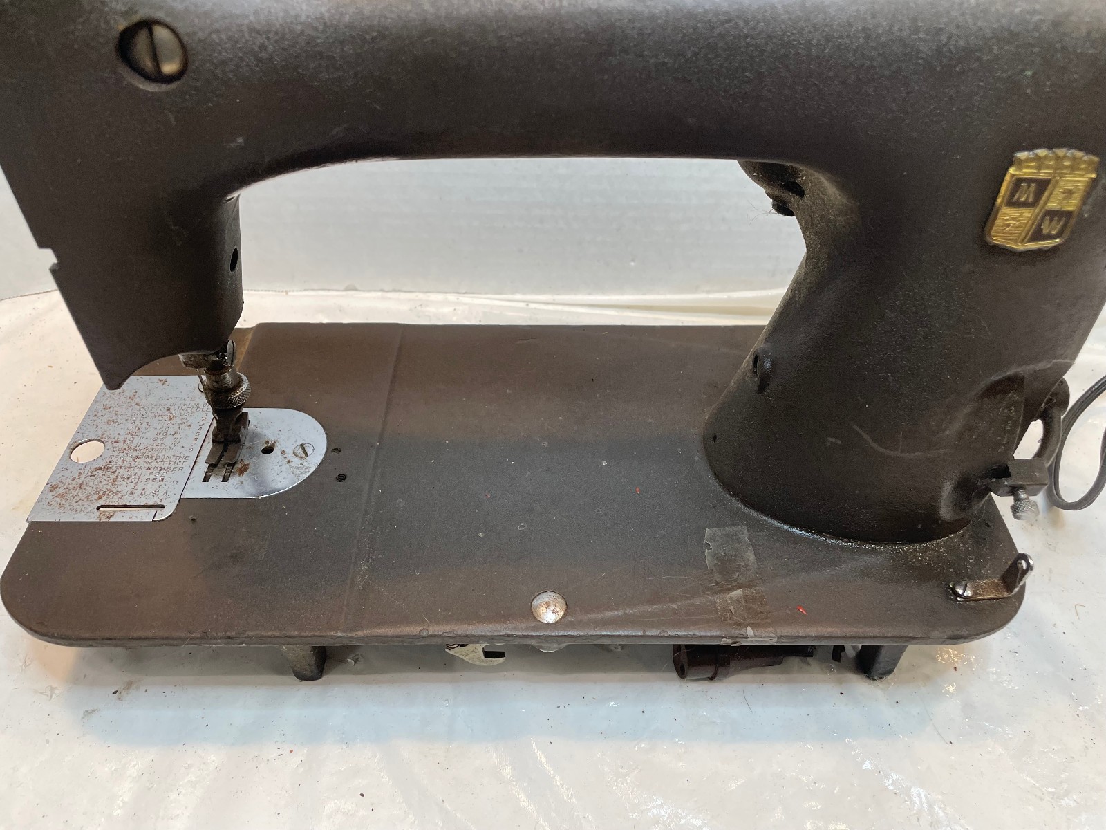 Montgomery Ward Model 30 Streamliner Electric sewing machine - Parts or Repair