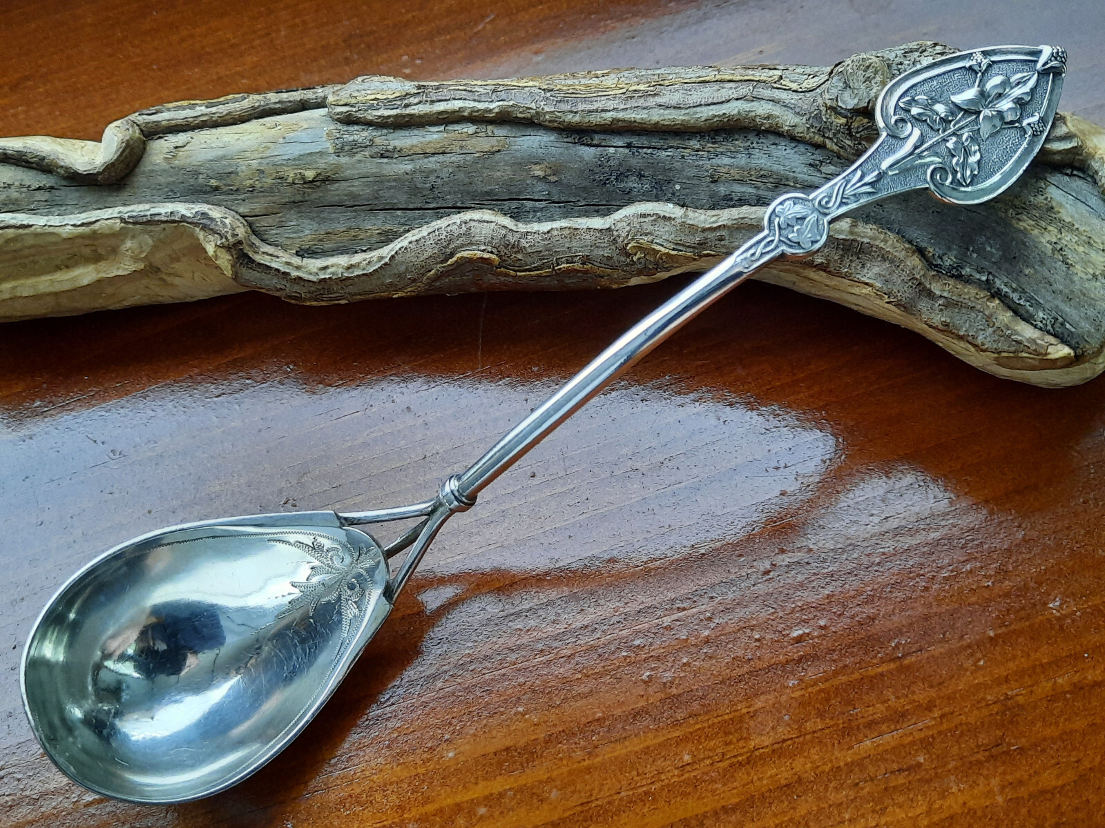 Coin Silver Knowles & Ladd Three Pronged Leaf & Berry Patrn Engraved Sauce Ladle
