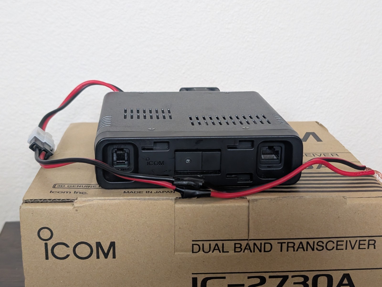 Icom IC-2730A Dual Band VHF/UHF Mobile Ham Radio Transceiver w/ HM-207 Mic Box