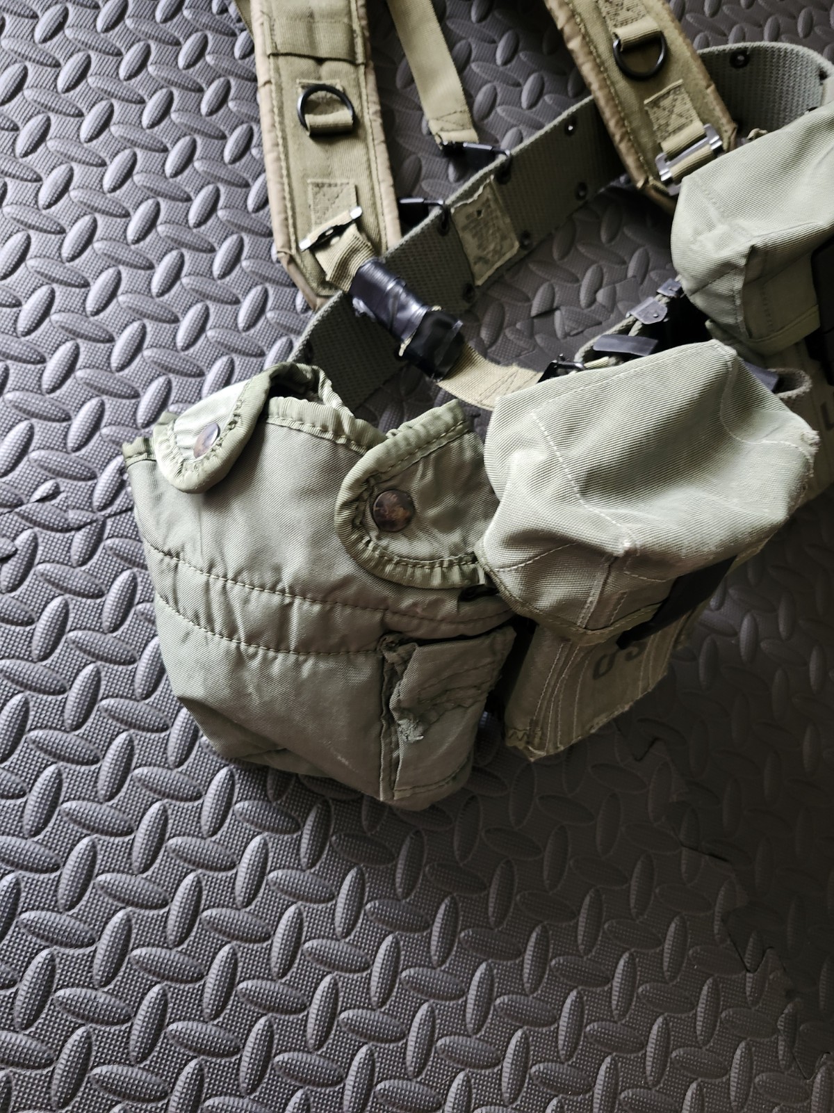 USGI ALICE SET WEB GEAR w/ CANTEEN / AMMO POUCHES SUSPENDERS BELT / BUTTPACK