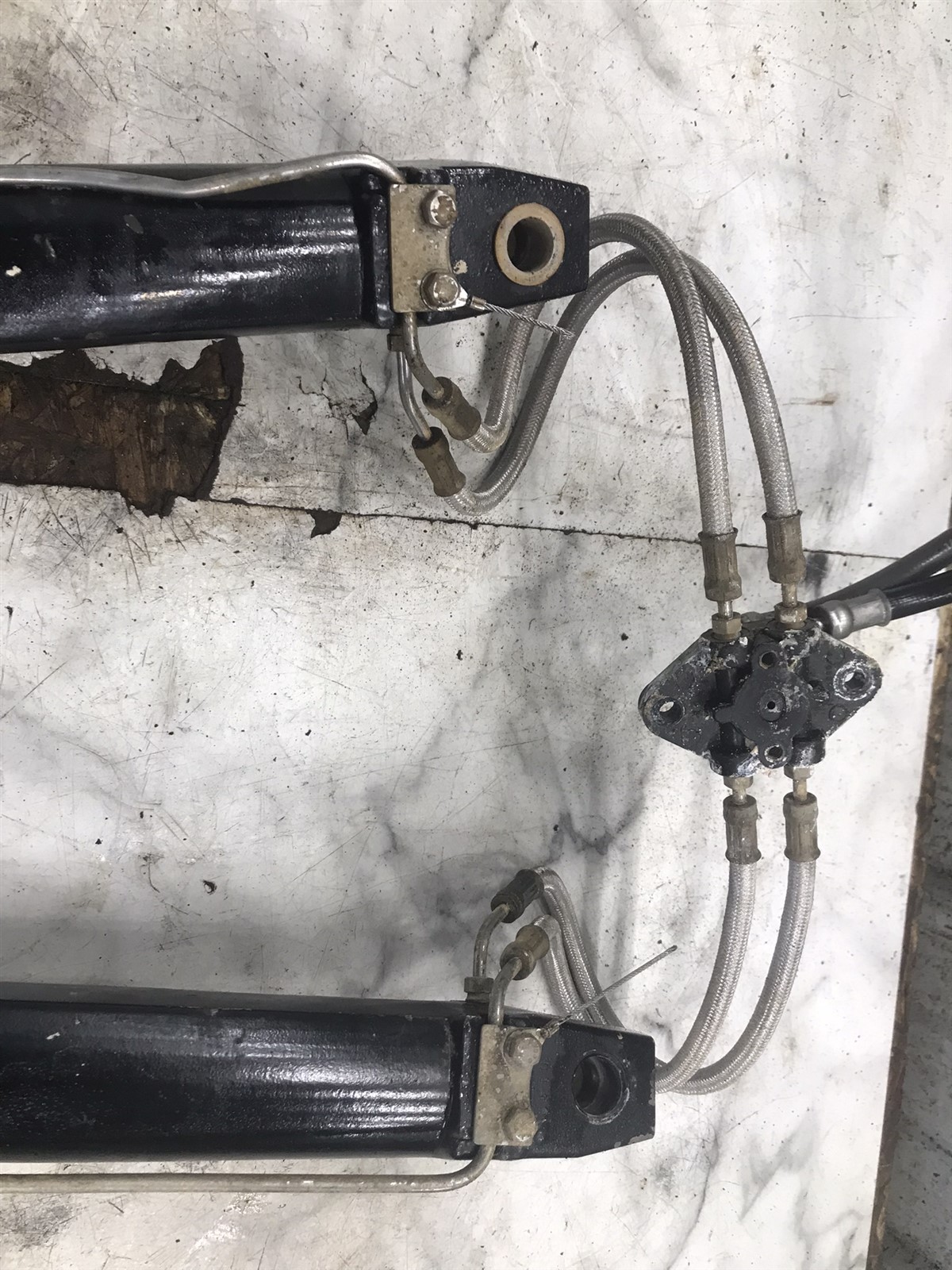 Mercury marine MerCruiser Alpha Bravo trim tilt lift hydraulic cylinders NO SALT