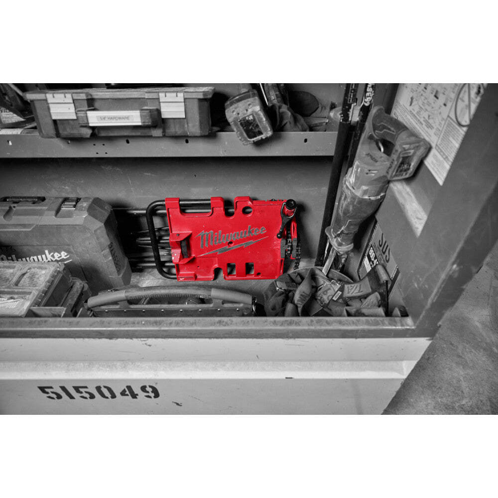 Milwaukee 48-22-8690 6" Portable Heavy Duty Leveling Tripod Chain Vise