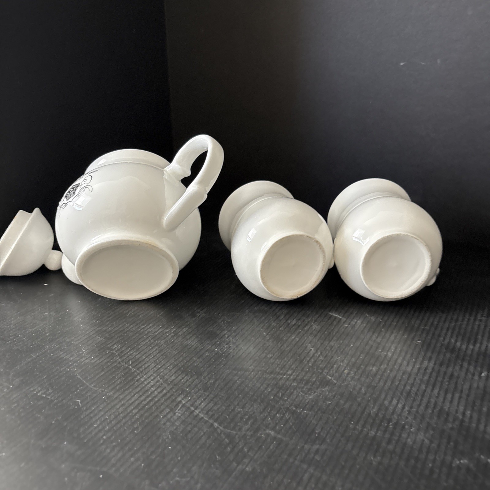 Walkers of London Est. 1977 Teapot W/Lid & 2 Cups Vintage England