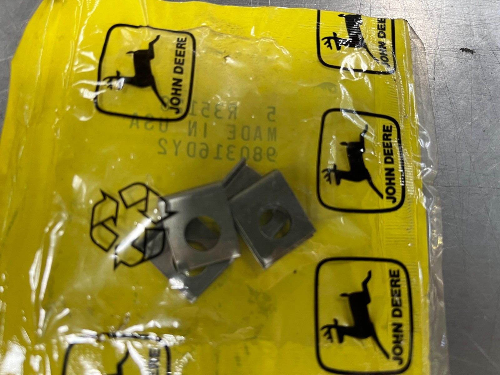 R35128 OEM John Deere Lock Plate