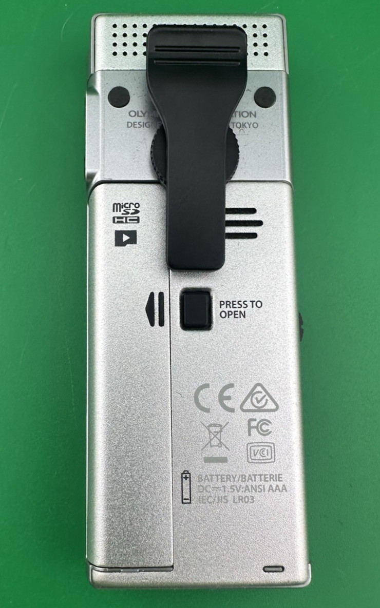 Olympus DM-720 4GB High-Resolution Digital Voice Audio Recorder w/ Case Preowned