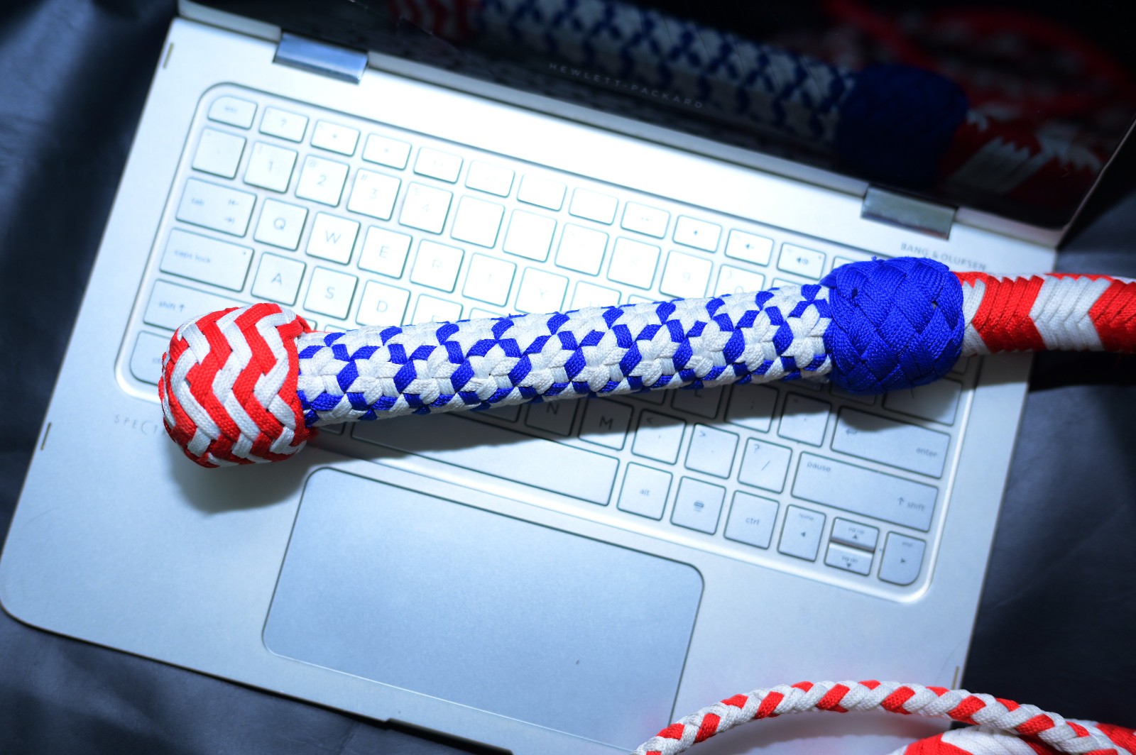 Para-cord Nylon whip Stars Design Whip 2.5 to 24 Feet Long 16 Strands Bullwhip