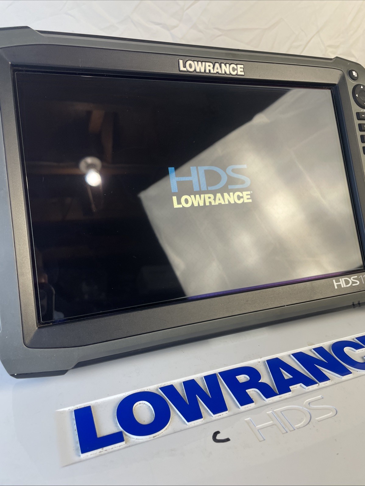 Lowrance HDS 12 Gen 3 Depth Finder With Mount And Suncover Tested And Working