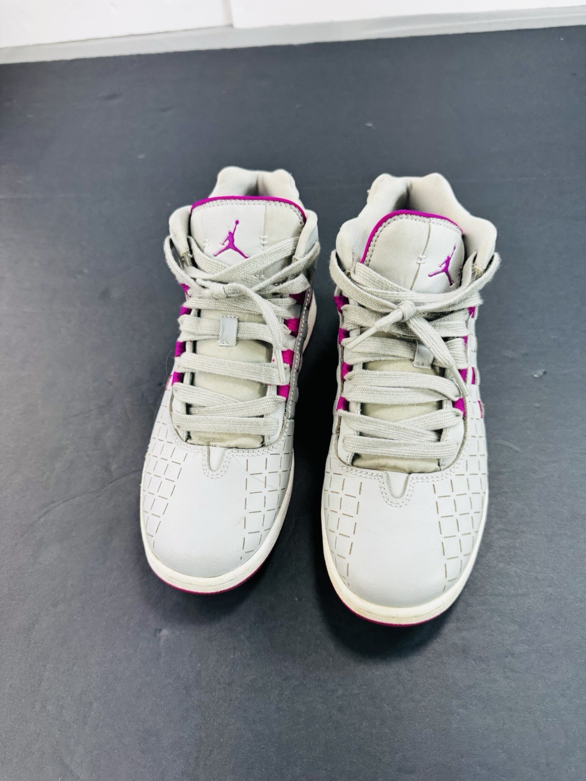 Nike Air Jordan Illusion 705535-009 Gray Basketball Shoes Sneakers Girls Size 6Y