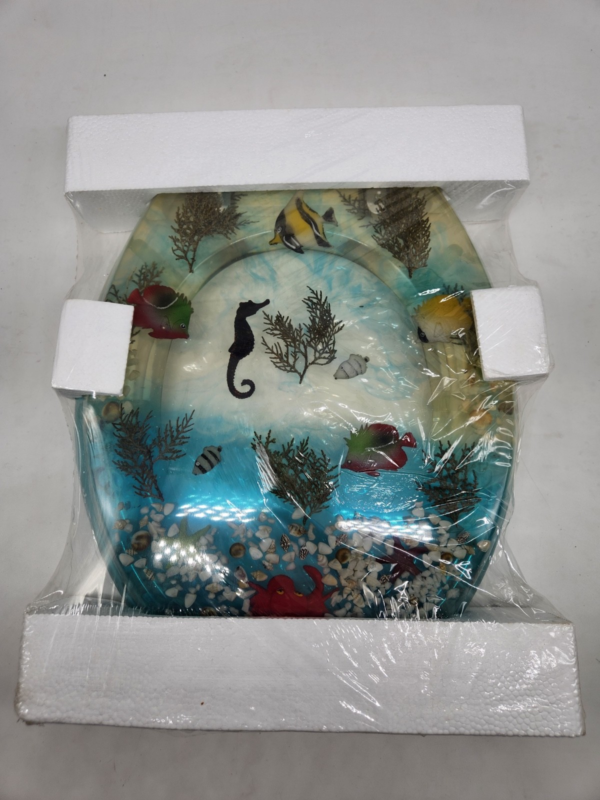 Polyresin toilet seat