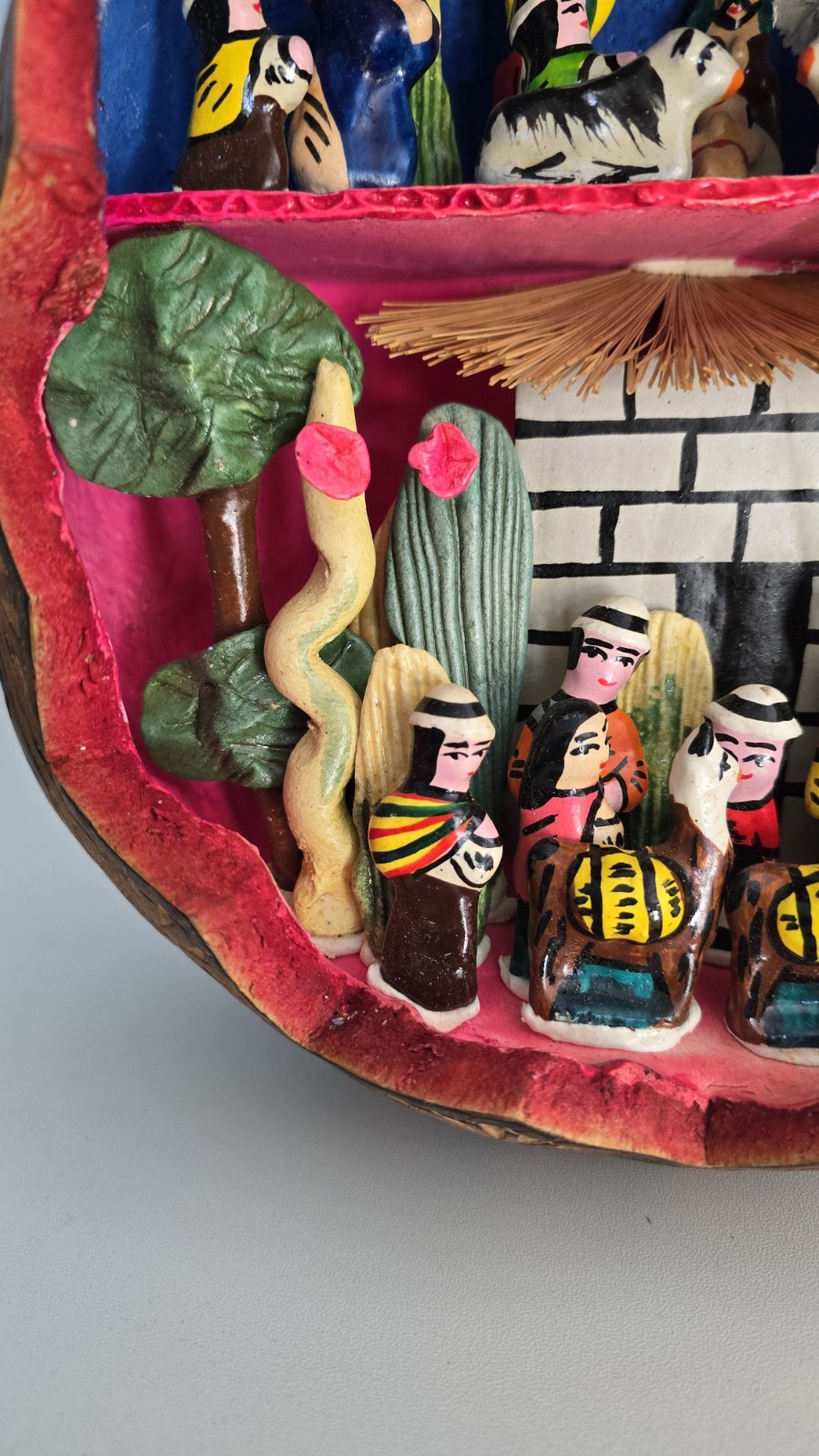 Vintage Handcarved PERUVIAN Peru Folk Art RETABLO Diorama Gourd Nativity Set