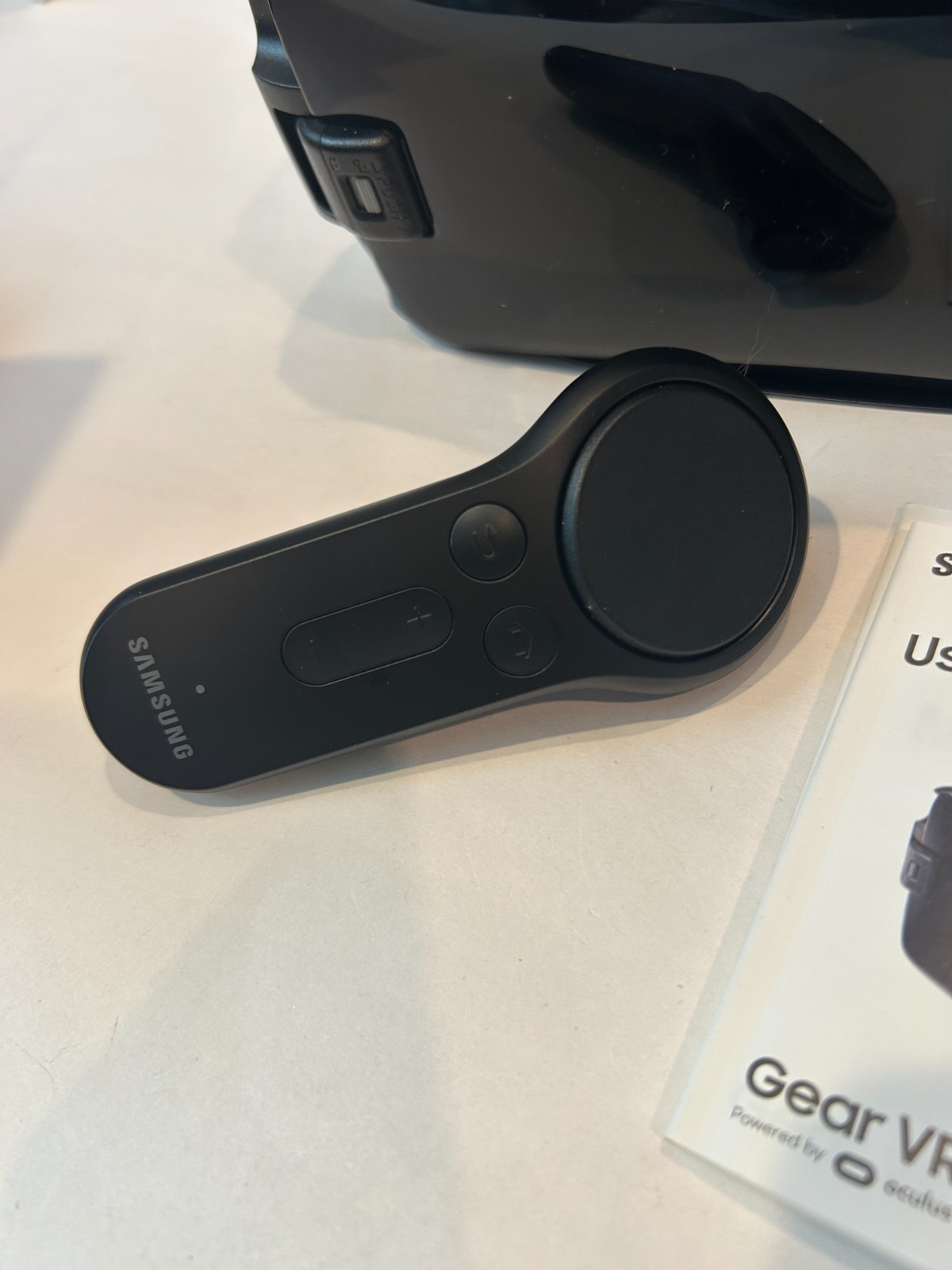 Samsung Gear VR with Controller Powered by Oculus Virtual Reality, Original Box