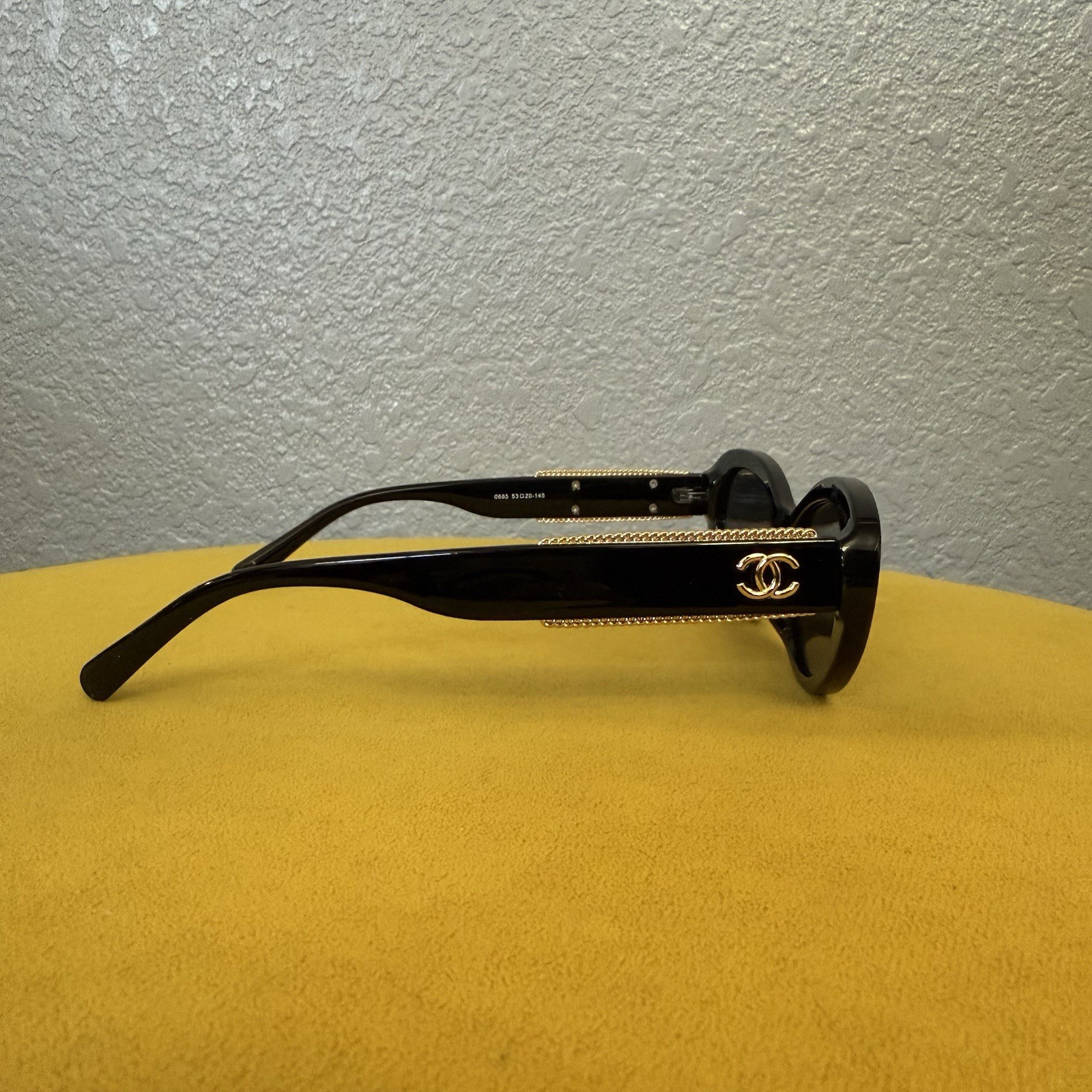 CHANEL Black/Gold Oval Women Sunglasses 5515 Acetate