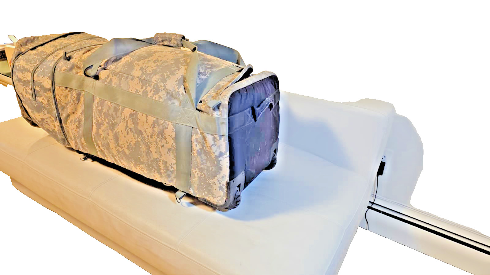 USGI Thin Air Rolling Deployment Bag Large Wheeled Military Duffel ACU UCP Army