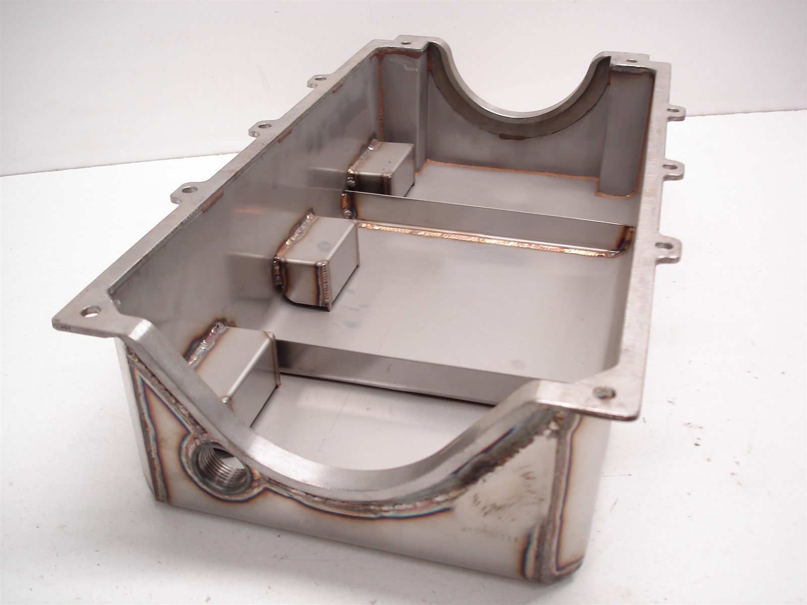NEW NASCAR HENDRICK ENGINES. GM R07 R07.2 CHEVY STAINLESS STEEL DRY SUMP OIL PAN