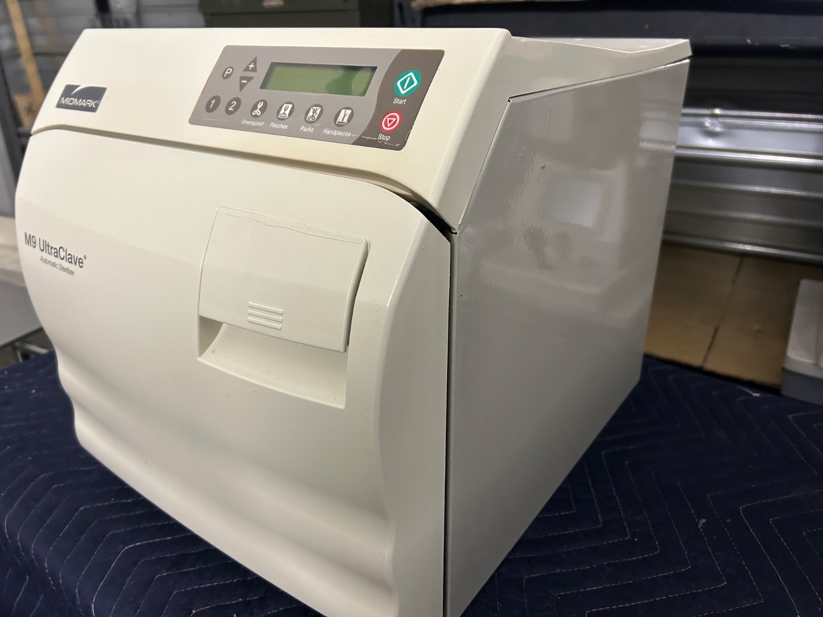 Midmark Ritter M9 UltraClave Automatic Sterilizer with 1 tray & rack 1821 cycles