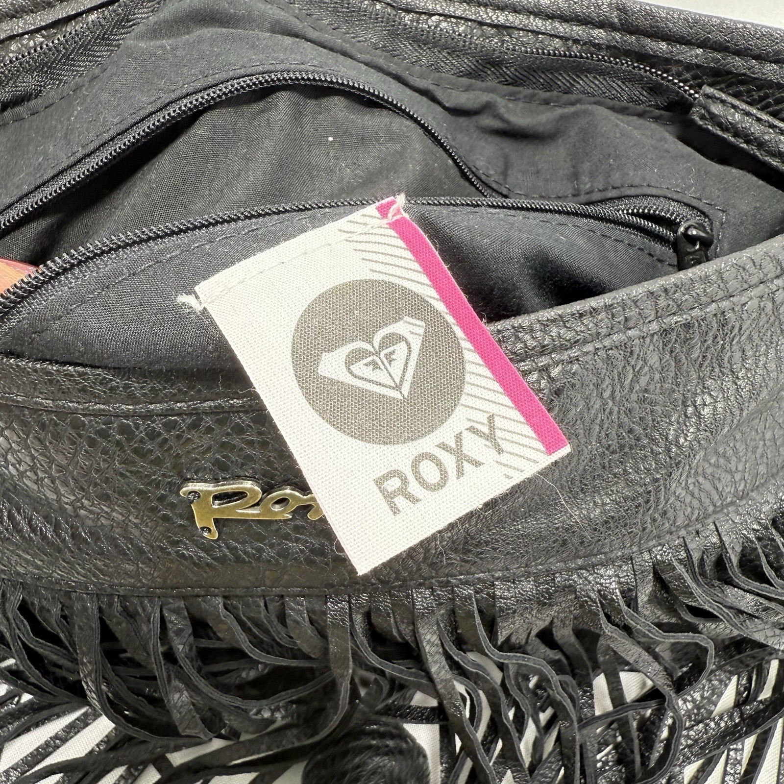 Vintage Y2K Roxy Boho Black Pebbled Fringe Bag Faux Leather Crossbody Purse Mint