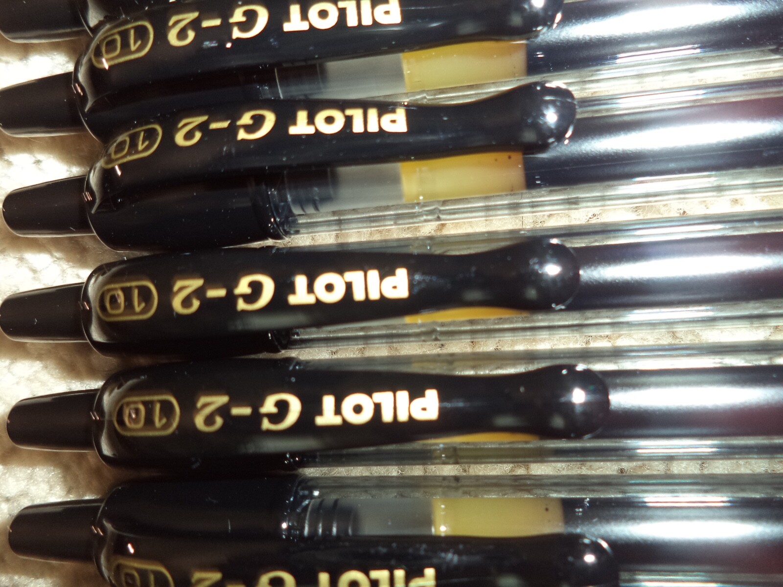 12 Pilot® G-2 g2 Retractable Gel ROLLER Pens Fine Point 0.7mm BLACK 31136 31020