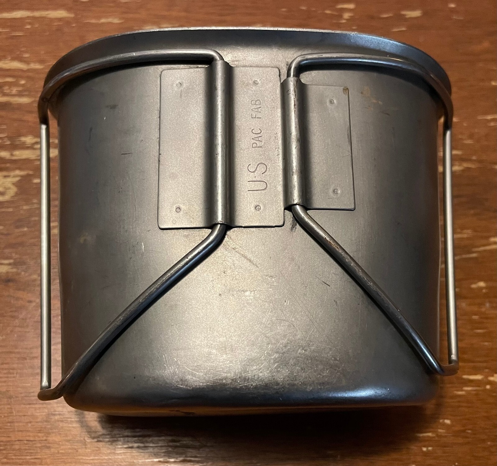 US Military Surplus 1-Quart Metal Canteen Cup w/ Butterfly Wire Handle GC