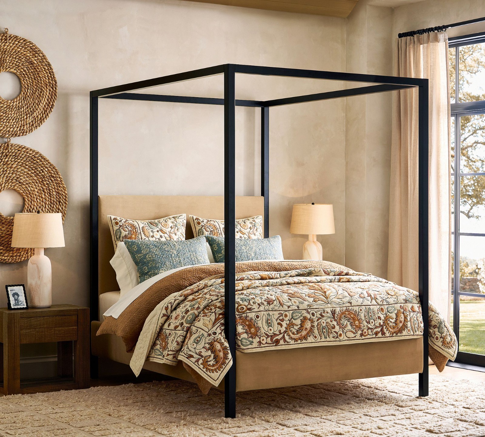 Pottery Barn Calista Embroidery Quilt Full/Queen/King/Cal.King