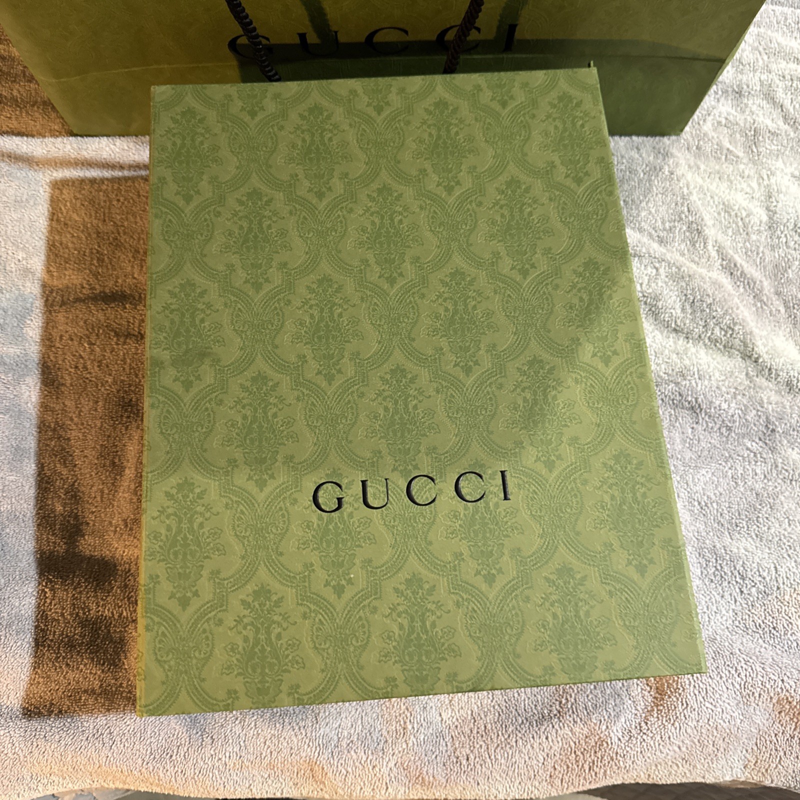 Authentic Gucci Large Magnetic Gift Box14.25 x 11 x 4.7/8” See Photos and BAG