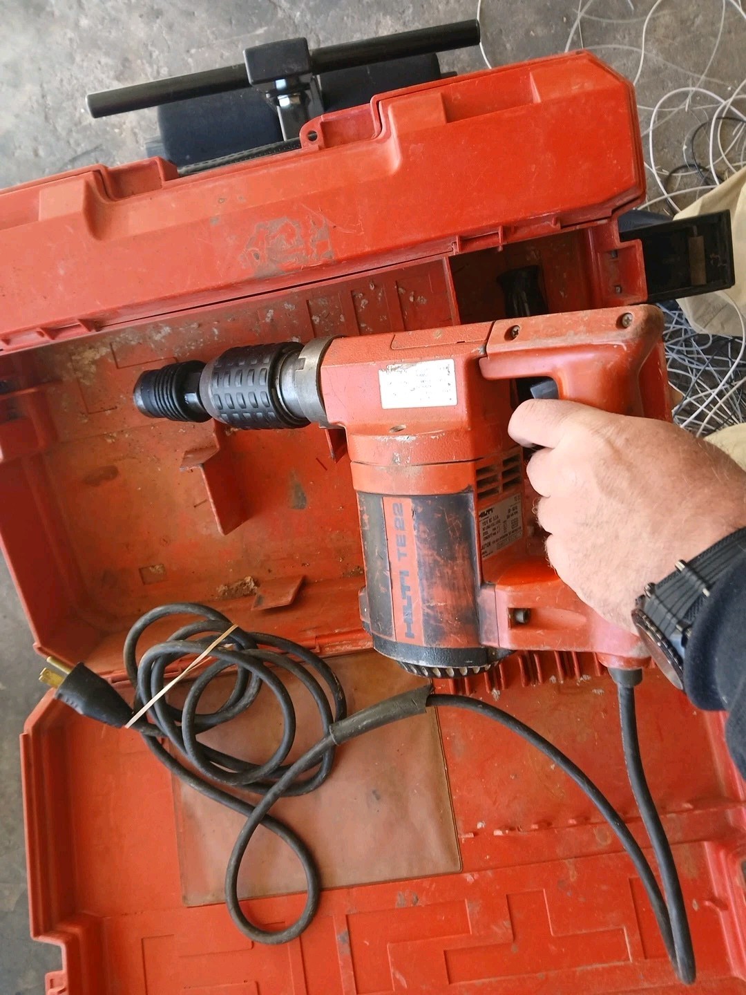 HILTI TE 22 Corded Hammer Drill With 1 Bit And Case