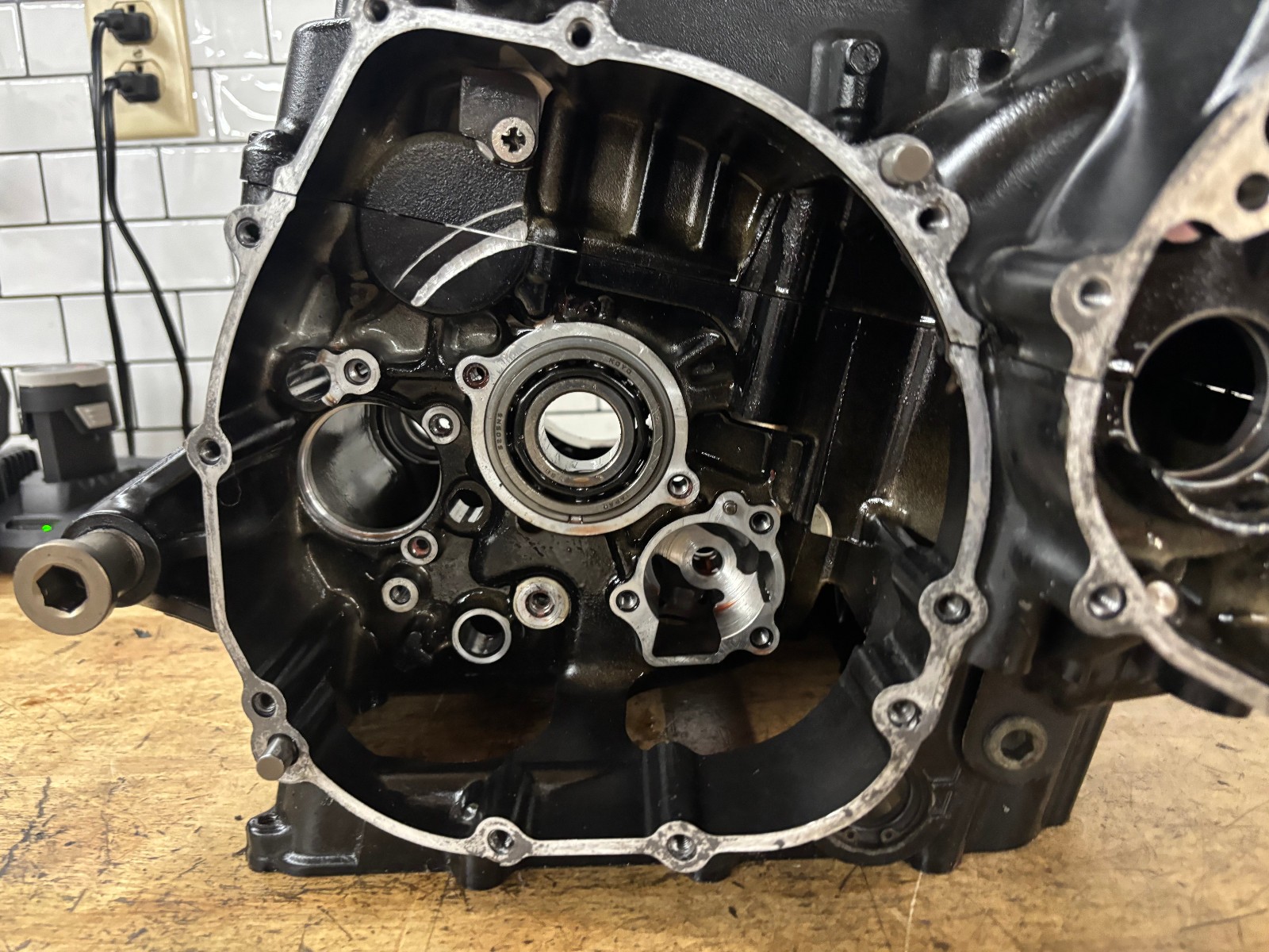 2006-2007 Kawasaki Ninja ZX1000 ZX10R Engine Motor Cases Crankcase