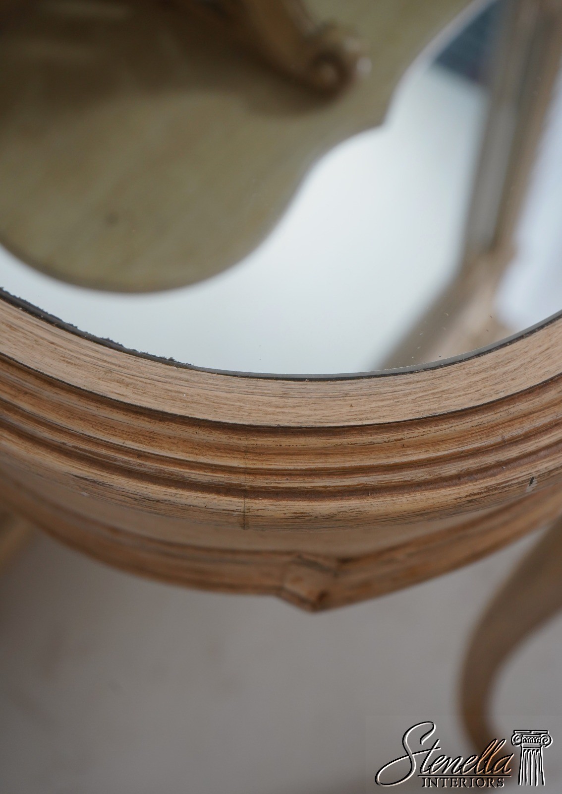 70582: Vintage Dressing Vanity w. Large Mirror & Stool