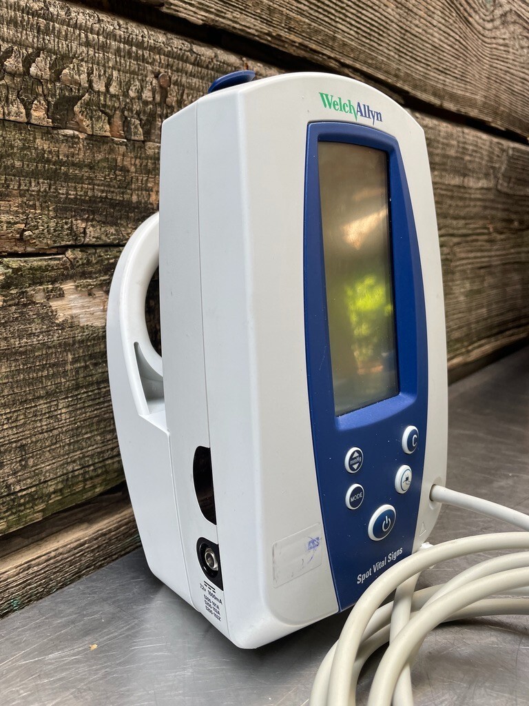 Welch Allyn 420 Spot Vital Signs Monitor 42NTB W/ Battery Temp Power Cuff