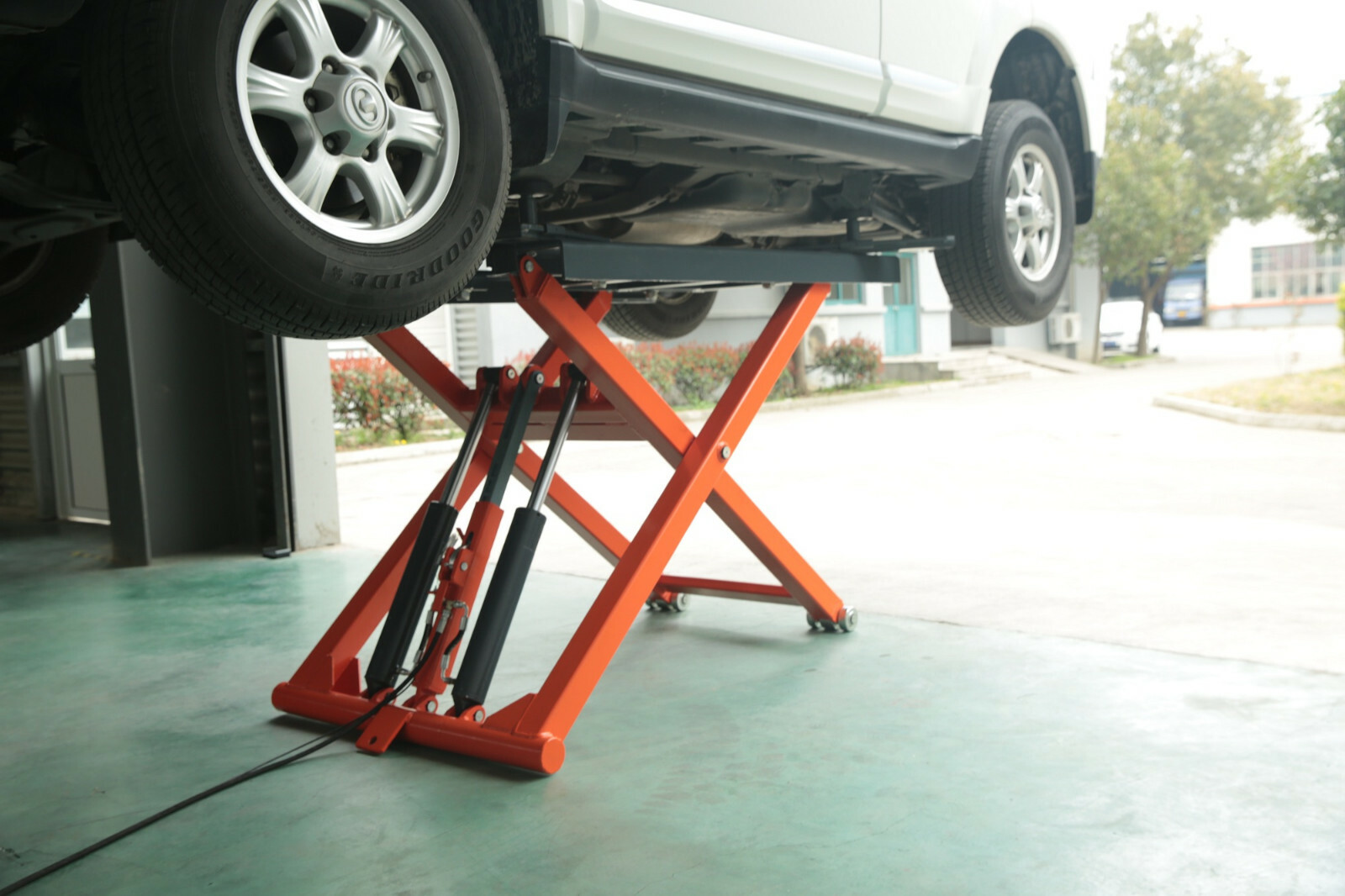 APlusLift 6600LB Portable Mid Rise Scissor Lift 55" Lifting Height (HW-SL6600X)