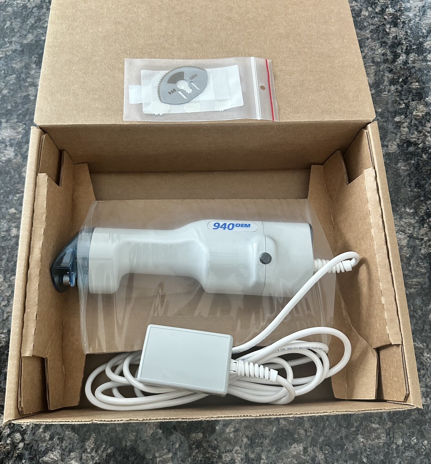 Stryker 940 cast saw replacement W/ Blade