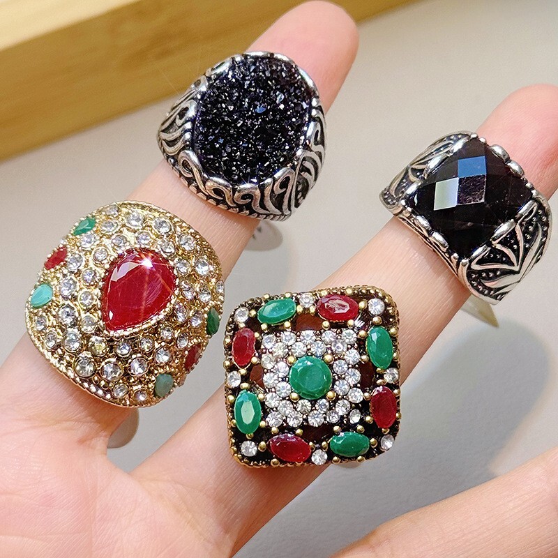 50pcs Lot Wholesale Vintage Crystal Stone Mix Style Metal Jewelry Ring Men Women