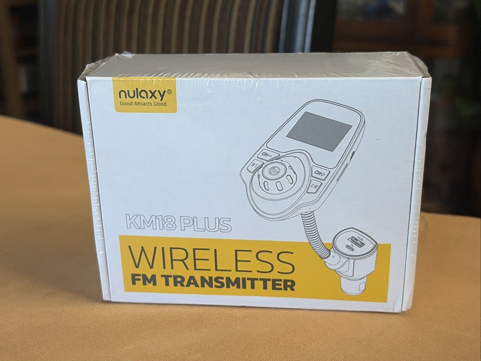 Nulaxy KM18 Wireless In-Car Bluetooth FM Transmitter w/ USB Port - Black