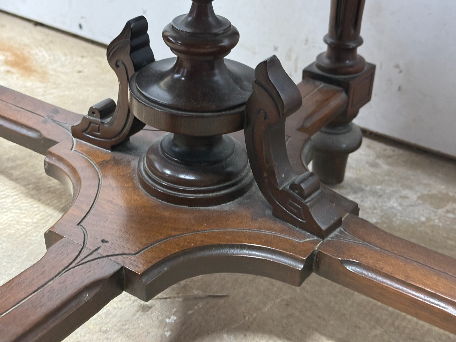 antique Rennaissance revival Victorian walnut parlor center table marble 1870