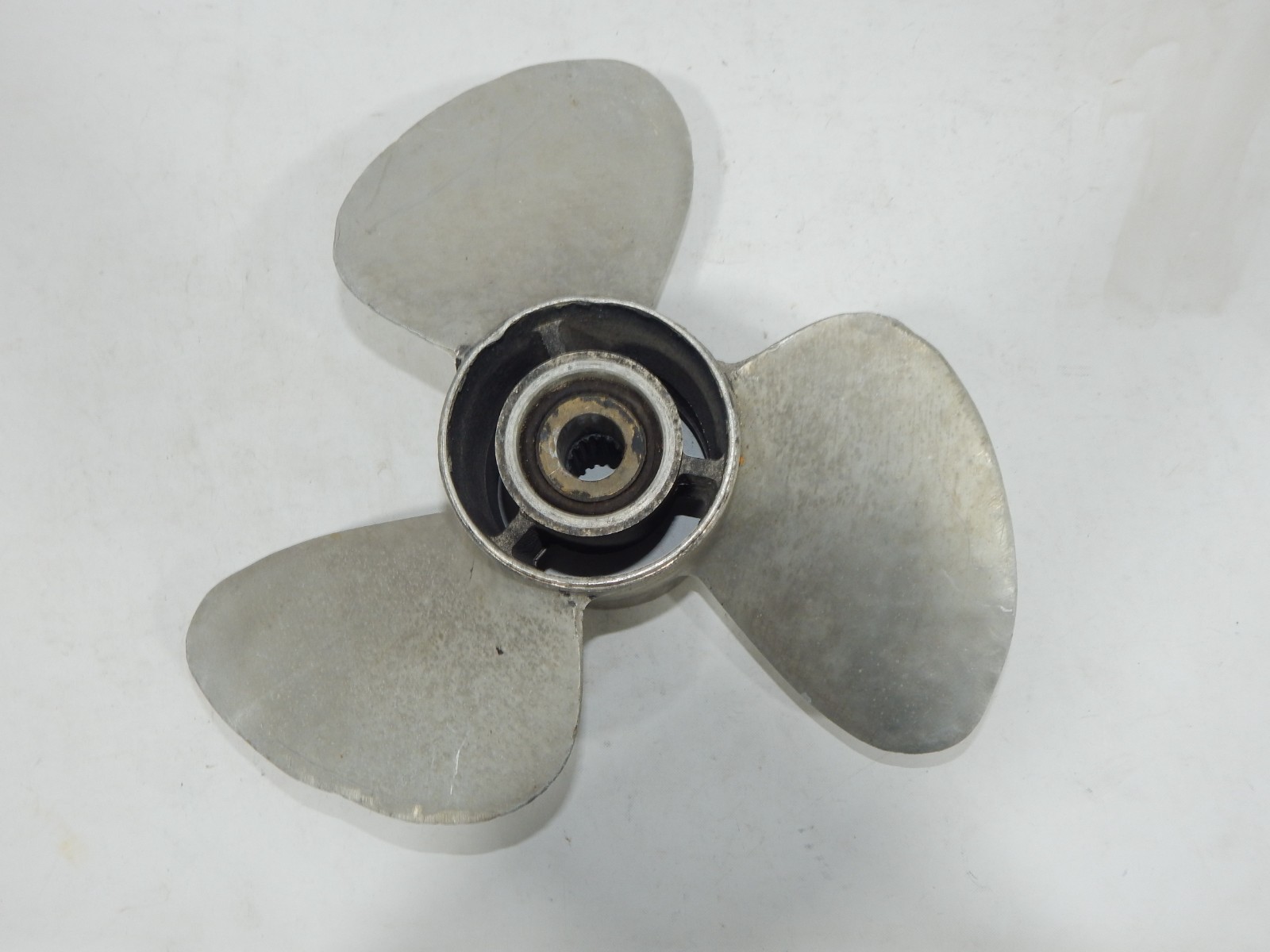 Aluminum Michigan Wheel Propeller 031036 15.75 x 17 - 15 Spline Mercury SMC376