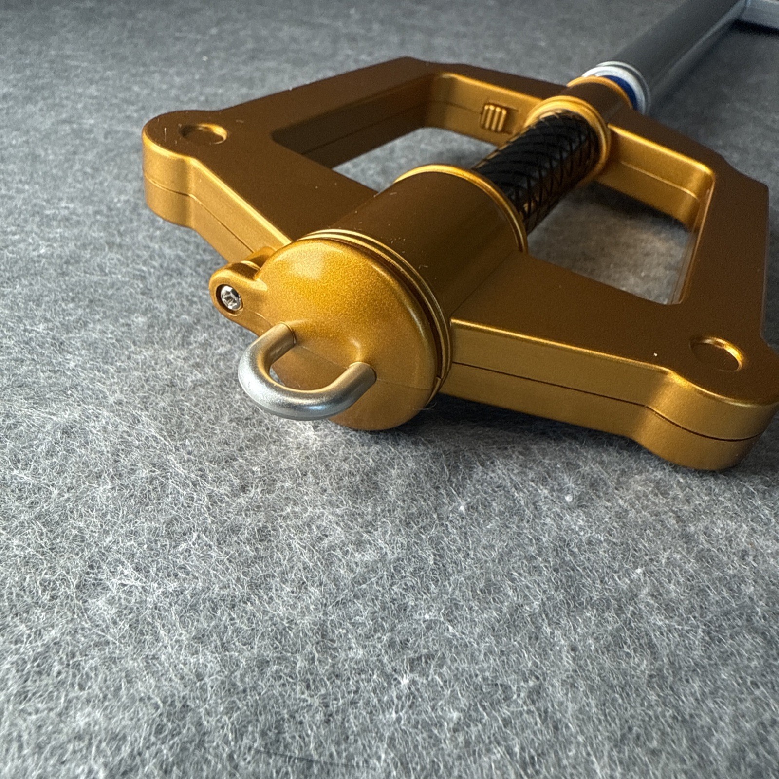 Square Enix KINGDOM HEARTS 14" Replica Light Up Keyblade Kingdom Key NEW Disney