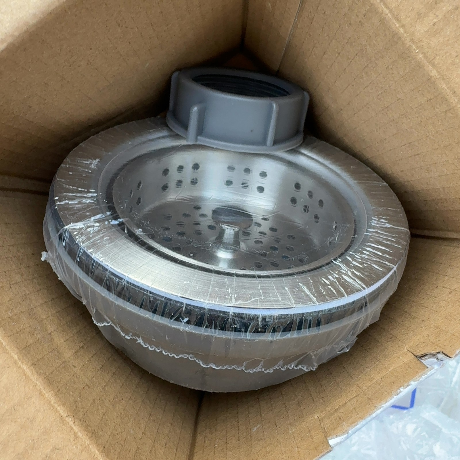 Oslo 18.5in White Fireclay Kitchen Sink Round Single Bowl w/Grid Strainer