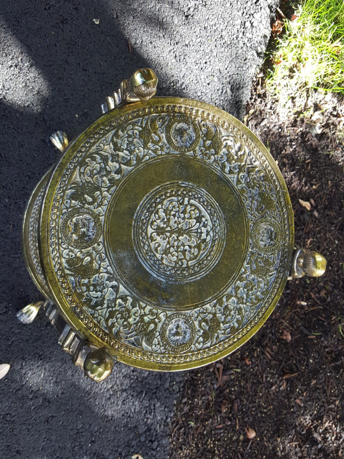 Vintage midcentury Moroccan gold gilt metal drinks table accent 2 tier 7184