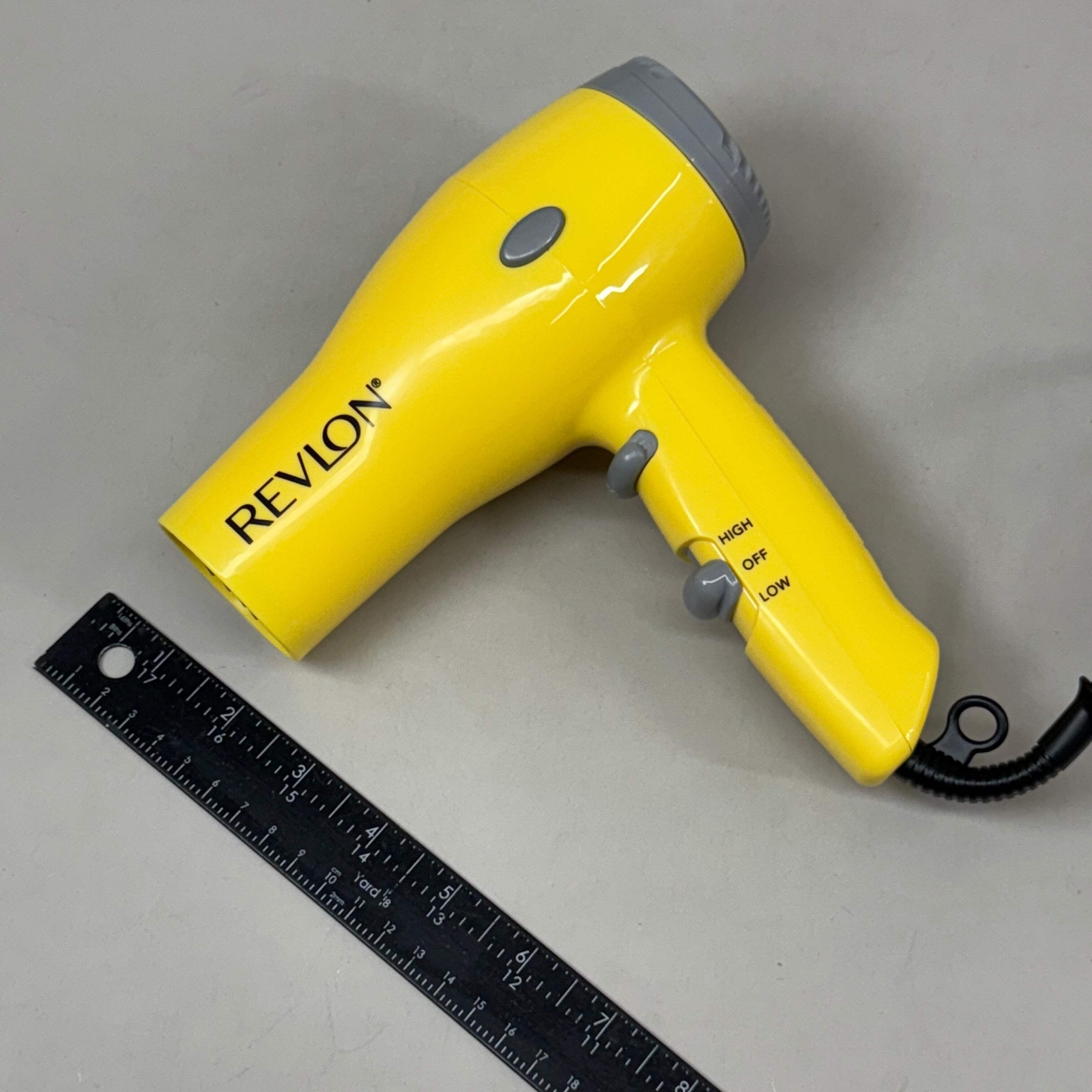 REVLON Super Lightweight and Compact 1875W Ionic Hair Dryer Yellow RV477