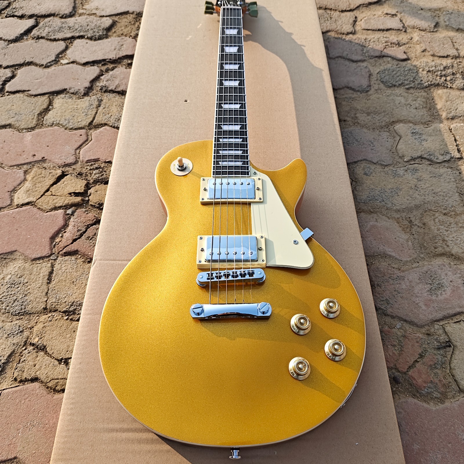 Sale LP standard Gold Top Guitar 6 Strings Solid Mahogany body & neck ABR1