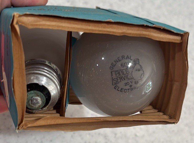 Vtg Commonwealth Edison 60 Watt Light Bulbs~50s/60s MCM Graphics~Prop/Use**READ*