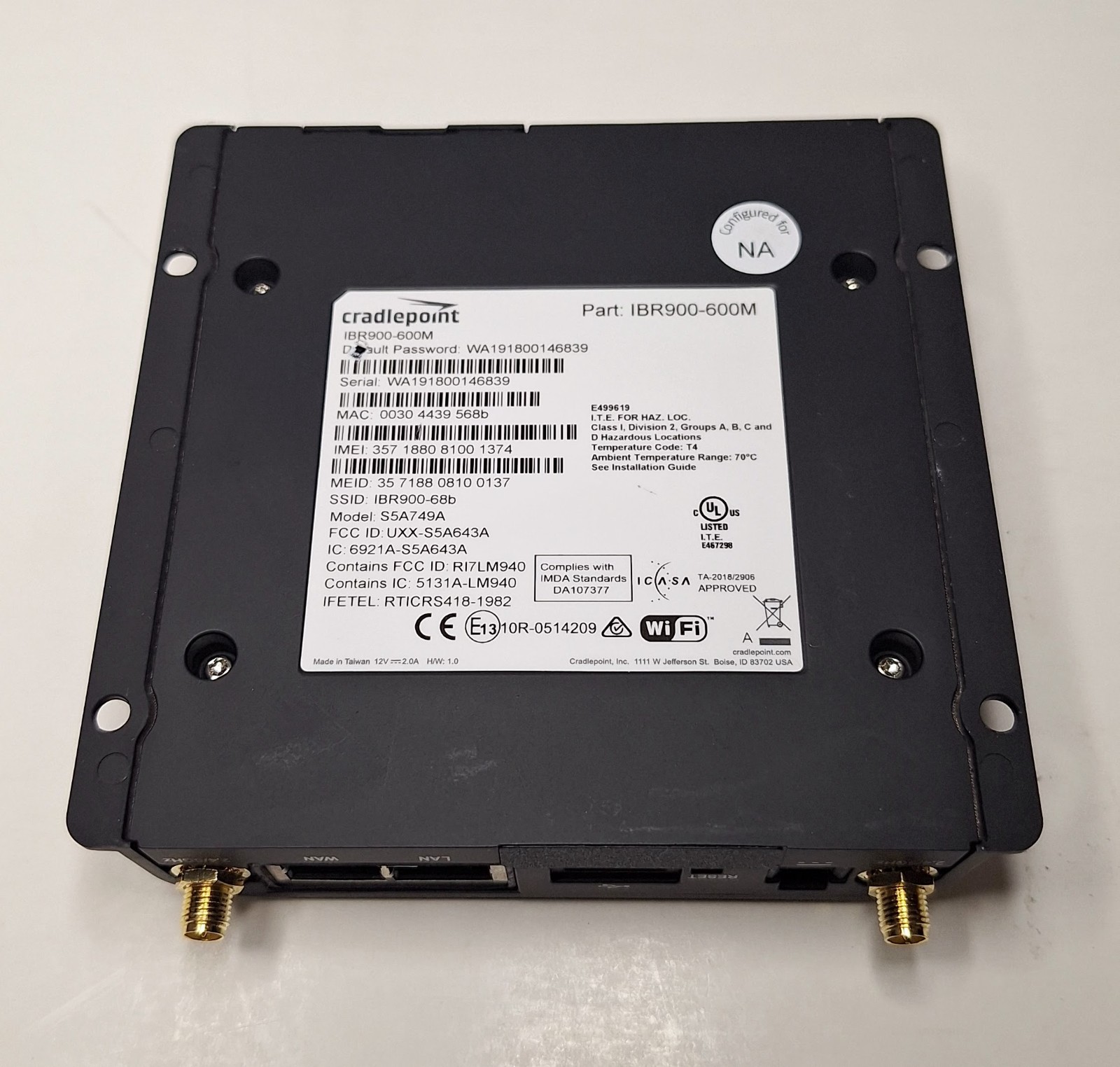 CradlePoint Ruggedized Cellular Router LTE 2.4GHz 5GHz 2GbE | IBR900-600M