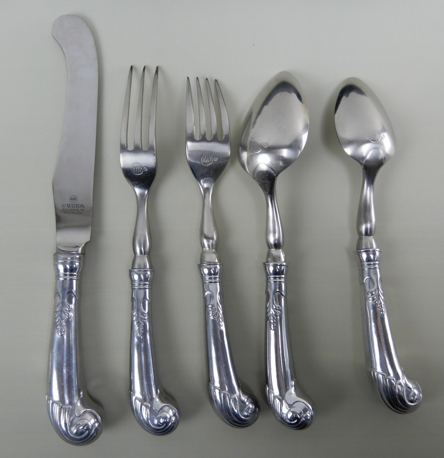 Wilton Armetale RWP Bishop White Pewter Stainless Steel 5 Piece Flatware Set